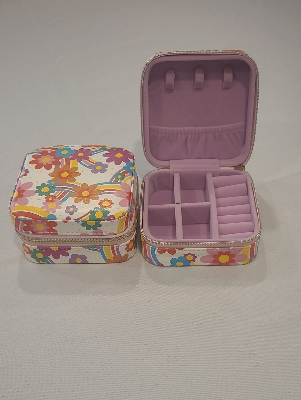NWOT Flower & Rainbow Travel Jewery Case.  2 Pack
